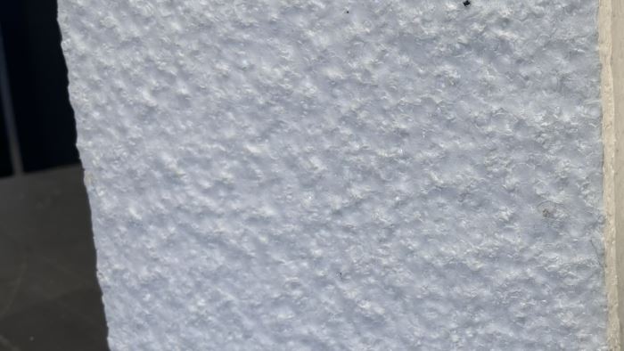 Rough EPS cut surface from damp material