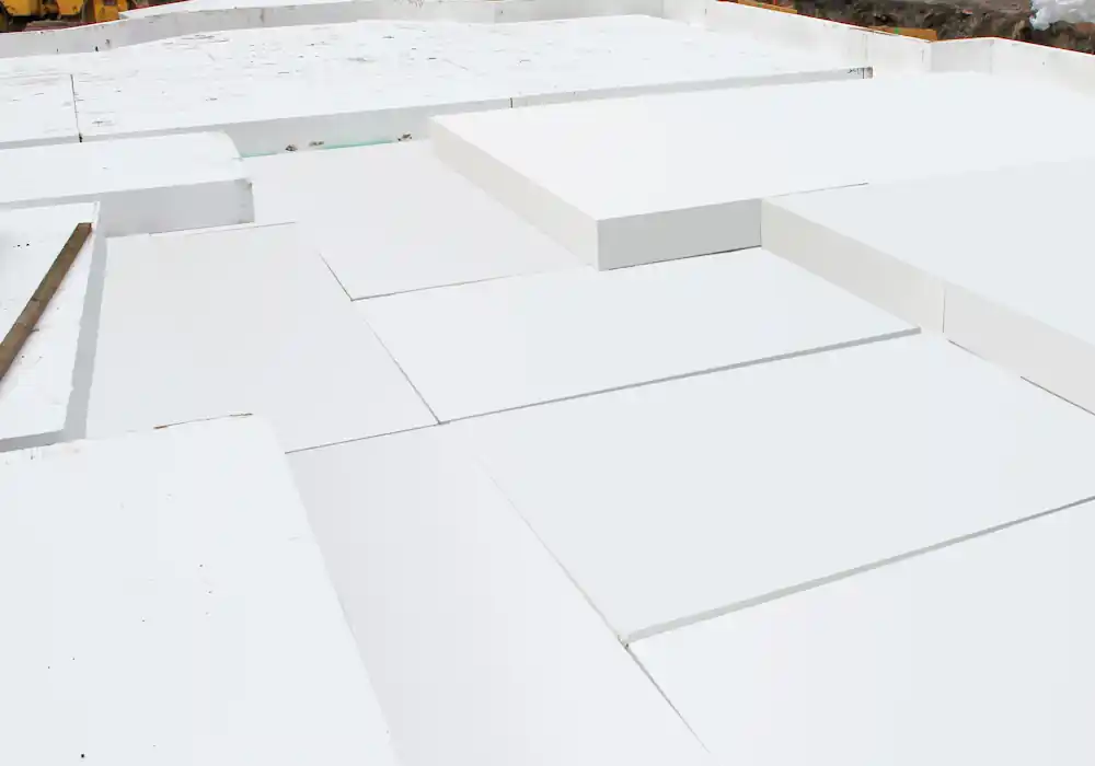 Roof insulation components made from EPS and Neopor